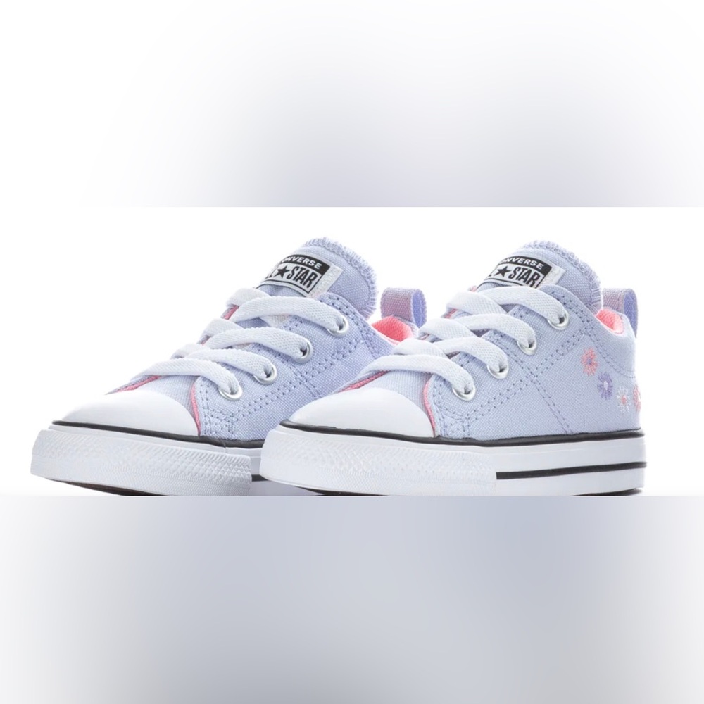 Converse Kids' Low Top Sneakers in Lavender and White